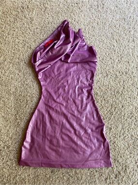 Cuo Coo One-Shoulder Shimmery Dress in Plum